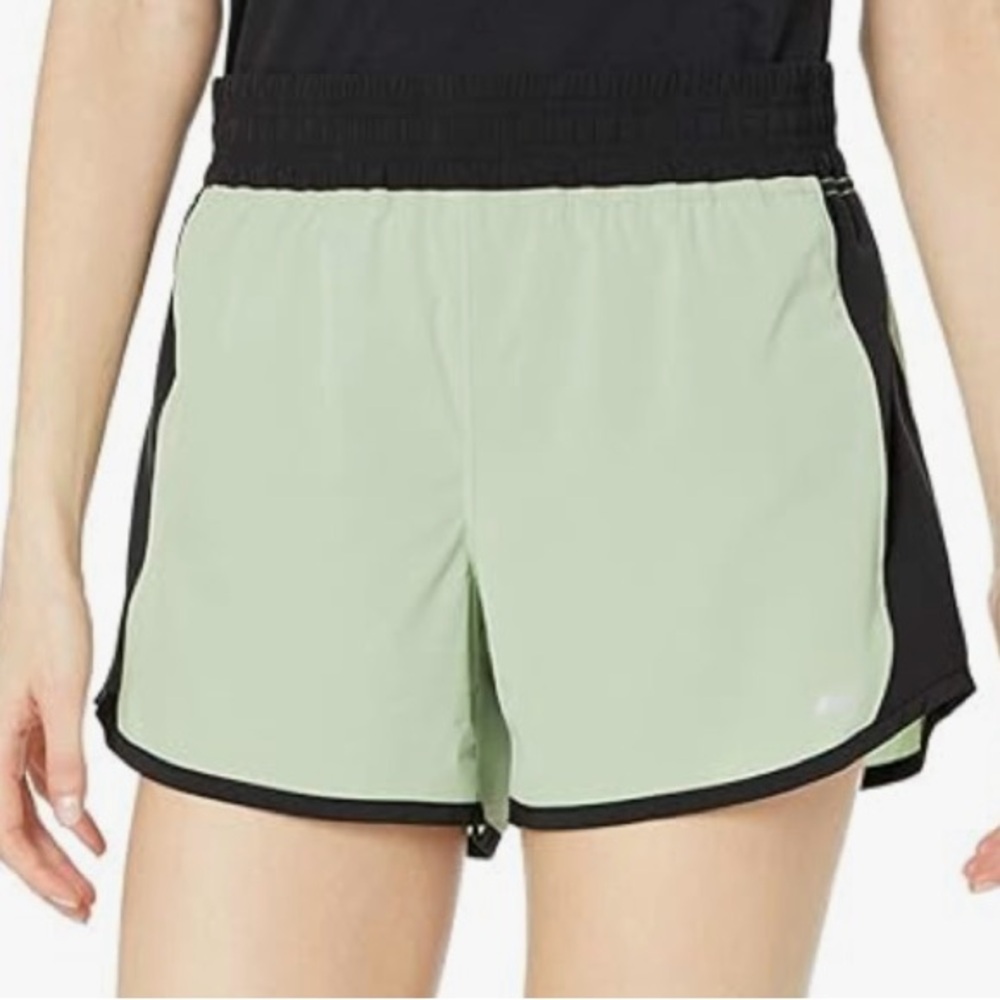 Amazon Essentials Women's 4" Stretch Woven Running Shorts Light Green Size Small